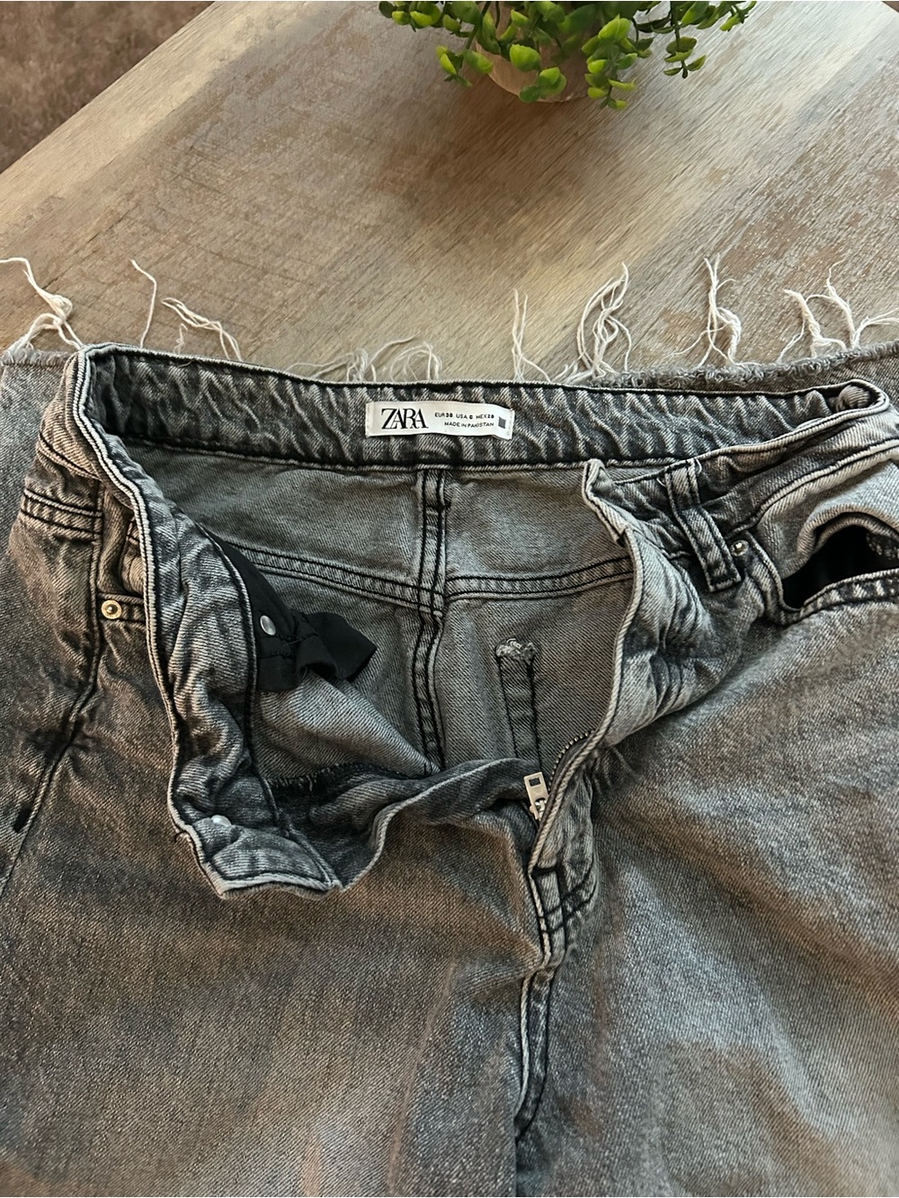 ZARA Washed Grey Frayed Hem Denim jeans